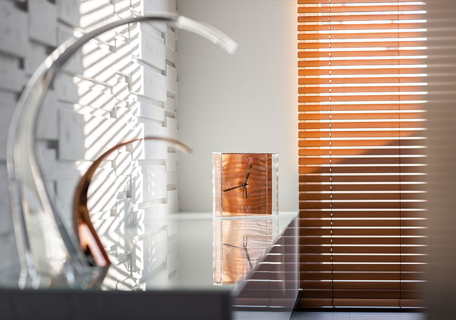 An example of 50 mm wood blinds.
