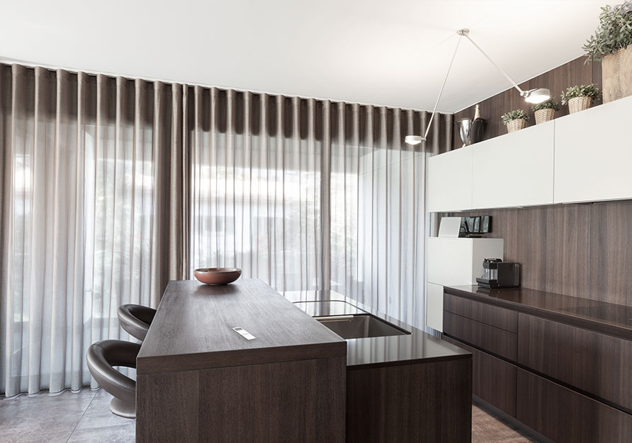 This modern kitchen is finished with Twist confection.